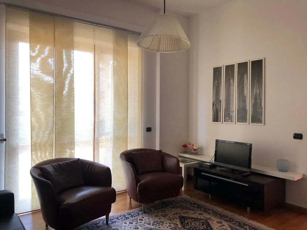 Casa Roma Lägenhet Turate Italien